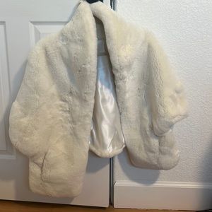 Pretty Rugged White Collins Capelet